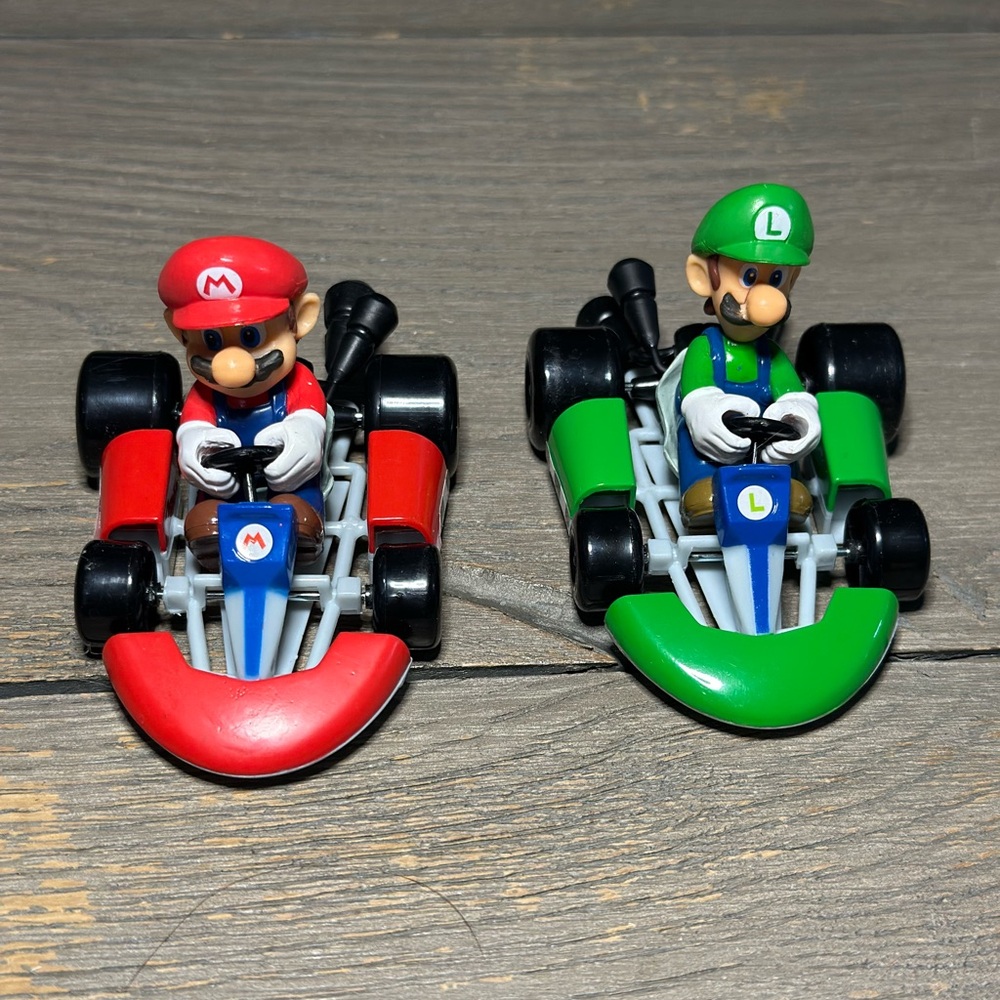 Mario and Luigi Racing Kart Set - Red and Green
